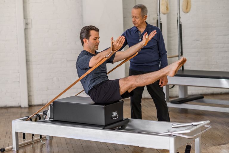 Pilates avec un instructeur