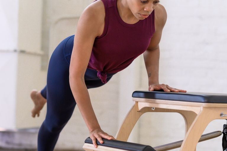 Femme pratiquant le pilates